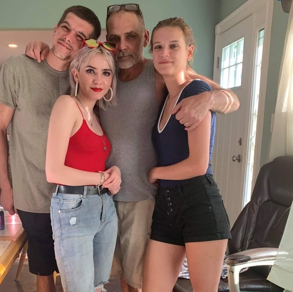 Meet your Posher, Denise - Picture 2 of 2